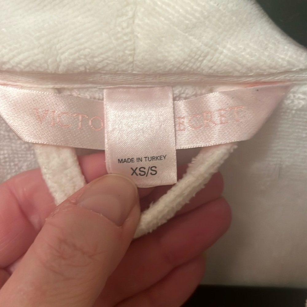 Victoria’s Secret, white robe, size XS/S - Picture 4 of 7